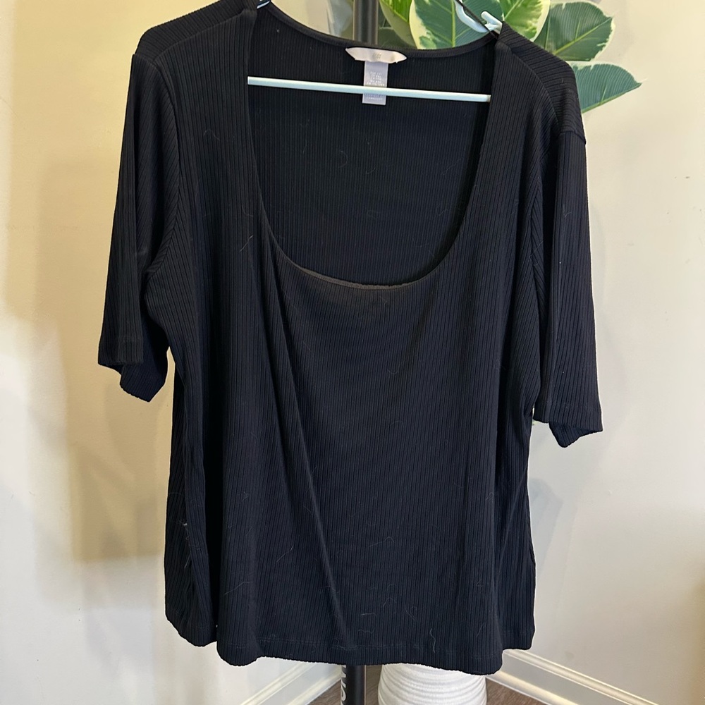 H&M Black Short Sleeve Women's Top